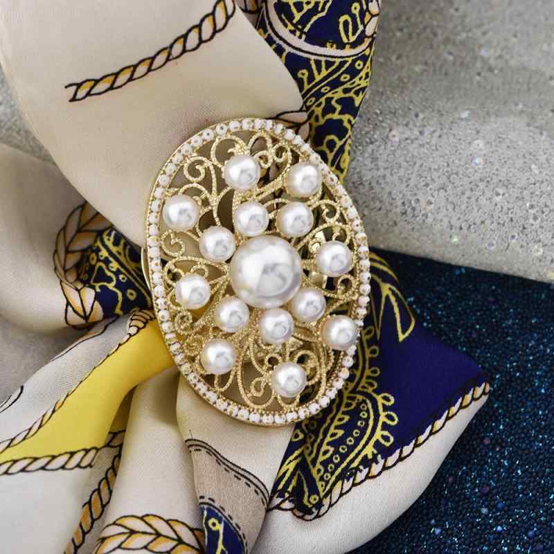 スカーフリング スカーフクリップ ショールクリップ ブローチ 高級感 メタル製 色褪せ防止 電気メッキ加工 チェーン 透かし彫り パール パール ハンカチスカーフ アクセント