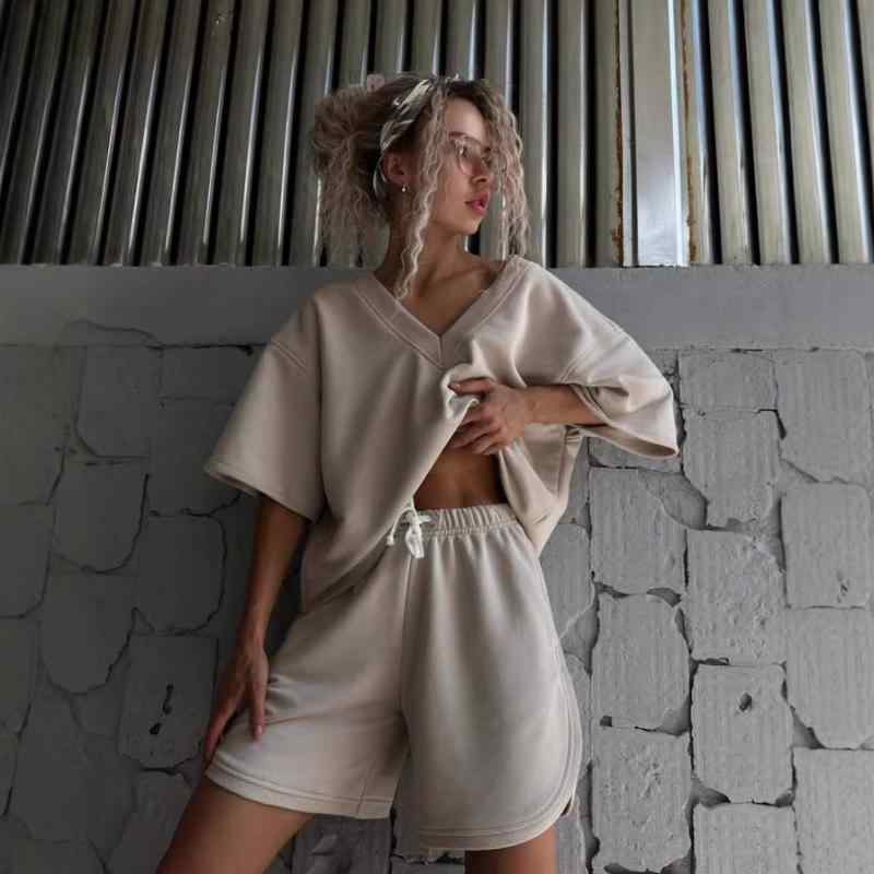 セットアップ レディース 海外ファッション トレンド カジュアル スポーツ Vネック 半袖 ドローストリング ショートパンツ 上下セット ..