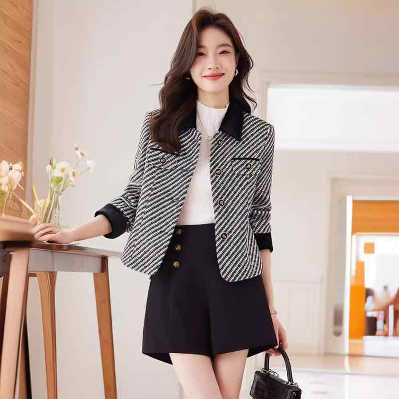 ジャケット レディース 春秋 ストライプ 上品 エレガント ツイード ショート丈 ポロ襟 パフスリーブ シェニール ブラック 黒 伸縮性 通勤 オフィス お出かけ 大人女子 きれいめ 高見え スタイルアップ 羽織り アウター