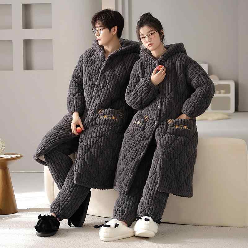 ・カテゴリ: セット・主な素材: フランネル中綿 (ポリエステル100%)・厚み: 厚手・生地厚み: 超厚手 (351-400g/平方メートル)・ネックライン: フード付き・袖丈: 長袖・パンツ丈: ロング・機能: リラックス、睡眠、部屋着、保温、普段着・用途: アウトドア、部屋着、ホテル・カラー展開: グリーン、ブルー、グレー・サイズ展開: M、L、XL、XXL、XXXL・スタイル: 韓国風