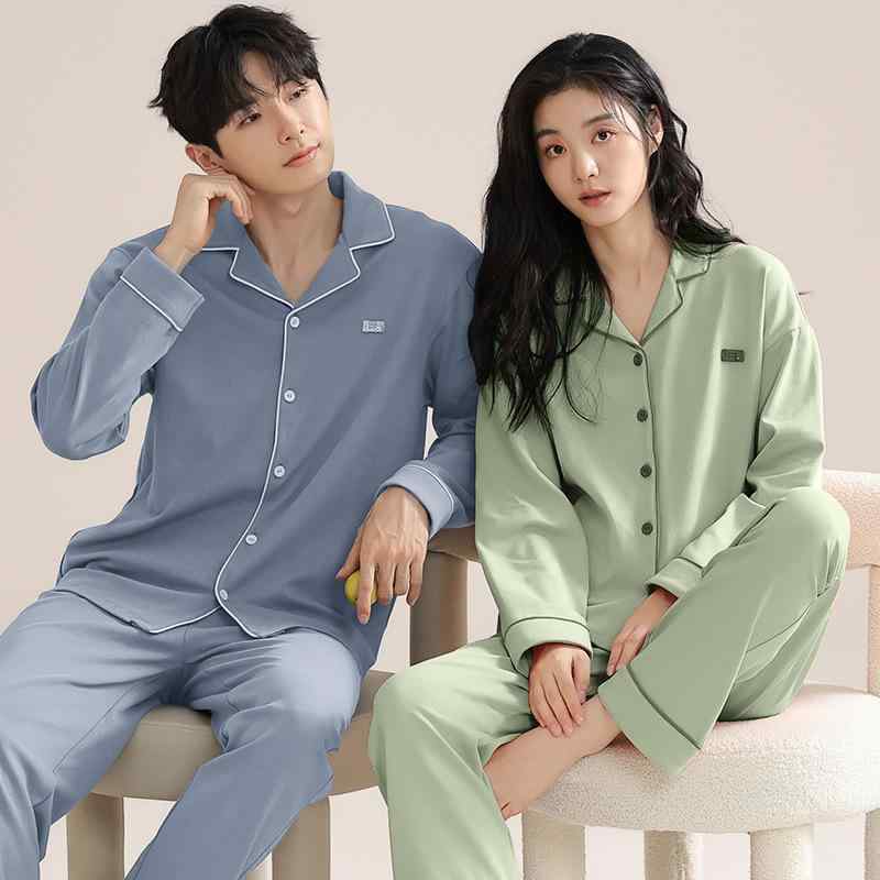 ・カテゴリ: セットアップ・主な素材: 綿100%・生地の厚さ: 中厚手・ネックライン: 襟付き、クルーネック・袖丈: 長袖・パンツ丈: フルレングス・機能: 通気性、伸縮性、部屋着、外出着・サイズ展開: 女性用M, L, XL, XXL, XXXL, 男性用L, XL, XXL, XXXL, 4XL・スタイル: エレガント