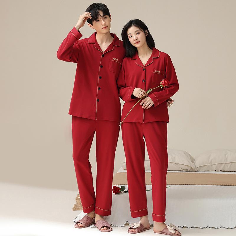 ・カテゴリ: セットアップ・主な素材: 綿100%・生地厚さ: 適度 (181-200g/m²)・ネックライン: 襟付き、クルーネック・袖丈: 長袖・丈: ロングパンツ・機能: 通気性、伸縮性、保温性、普段使い、ルームウェア・サイズ展開: レディース: M, L, XL, XXL、メンズ: L, XL, XXL, XXXL・スタイル: 上質