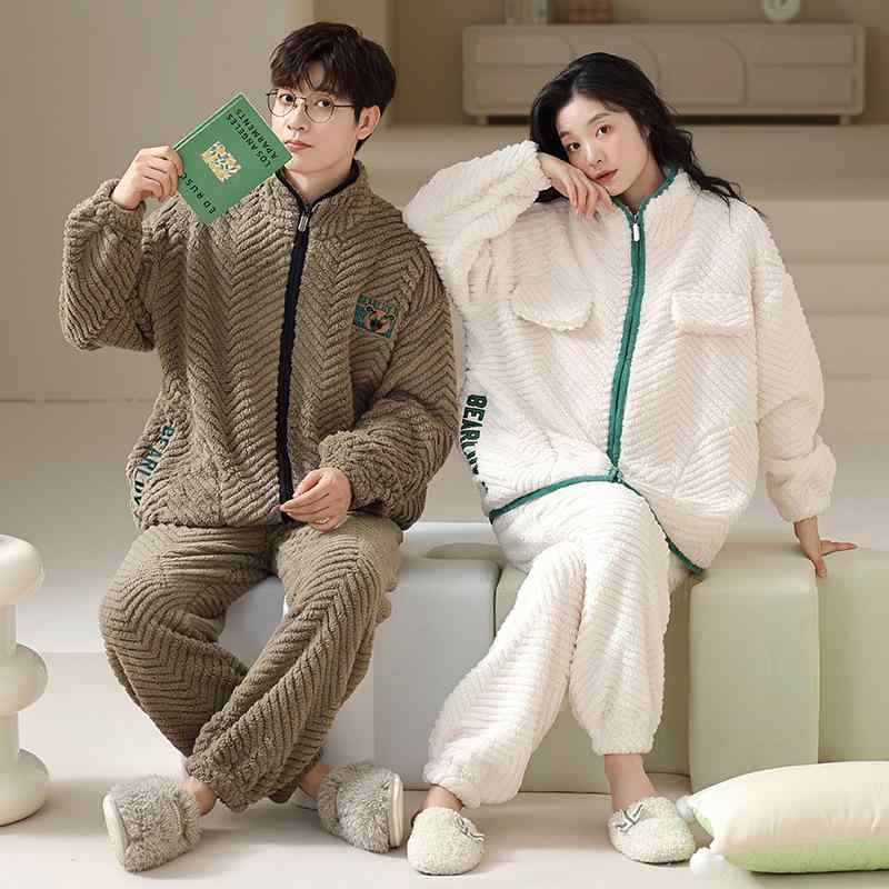 ・カテゴリ: セットアップ・生地: フランネル・厚さ: 厚手・生地厚み: 超厚手 (301-350g/m²)・ネックライン: ハイネック、タートルネック・袖丈: 長袖・丈: フルレングスパンツ・機能: レジャー、睡眠、部屋着、保温、快適、普段着・シーン: アウトドア、部屋着、ホテル・スパ、ブライダルフォト・サイズ展開: レディースM、レディースL、レディースXL、レディースXXL、メンズL、メンズXL、メンズXXL、メンズXXXL・主な素材: ポリエステル100%・スタイル: 韓国風