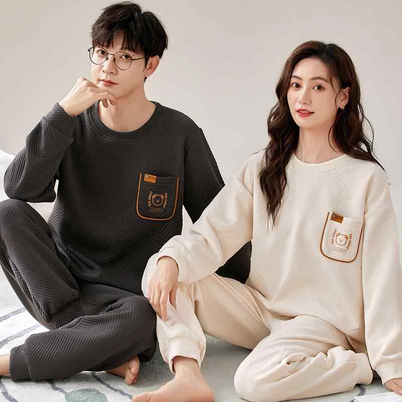 パジャマ 男女兼用 カップル ペア 秋冬 フランネル 厚手 保温 プルオーバー 長袖 長ズボン 丸首 キャラクター柄 ルームウェア 部屋着 ワンマイルウェア 高級感