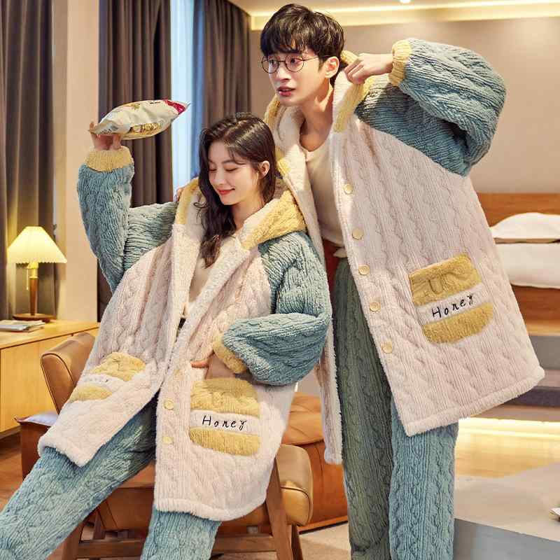 ・カテゴリ: セット・主な素材: フランネル、綿100%・生地厚さ: 超厚手 (501-600g/平米)・ネックライン: フード付き・機能: 通気性、ストレッチ、ルームウェア、保温性、外出着用可能・サイズ展開: 女性用M, 女性用L, 女性用XL, 女性用XXL, 男性用L, 男性用XL, 男性用XXL, 男性用XXXL・テイスト: 上質