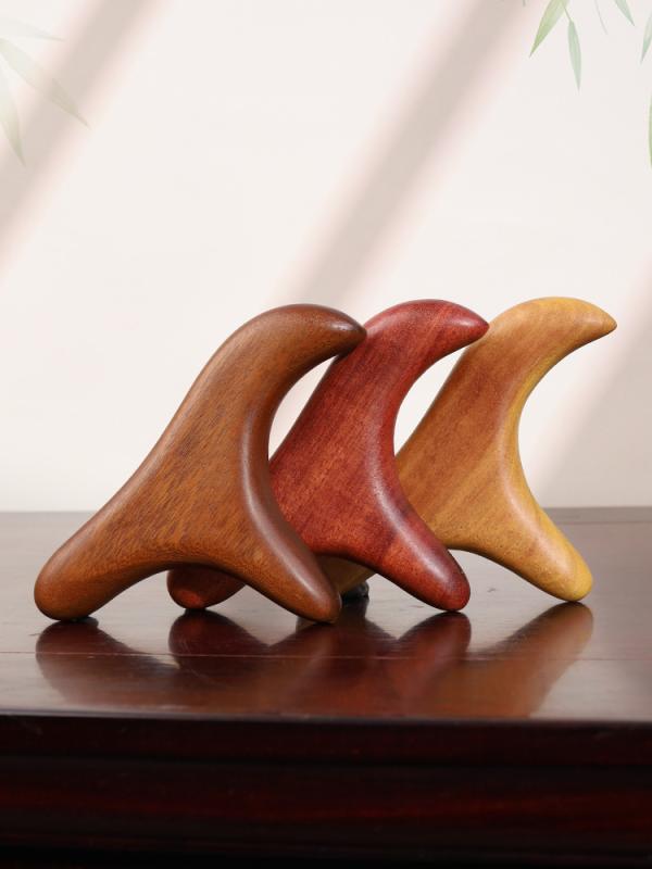 かっさプレート 金糸檀木 天然木 三角型 マッサージ ツボ押し 経絡ケア 巡りケア 顔 首 肩 腰 足 全身 ..