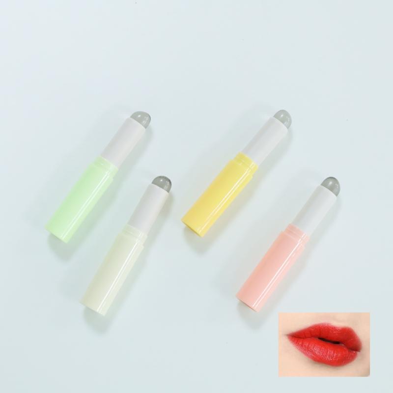 リップブラシ 保護キャップ付き ナイロン毛 やわらかい毛先 弾力のある穂先 メイクアップ 口紅 グロス 発色 ぼかし グラデーション 唇メイク 携帯用 化粧筆(x3)