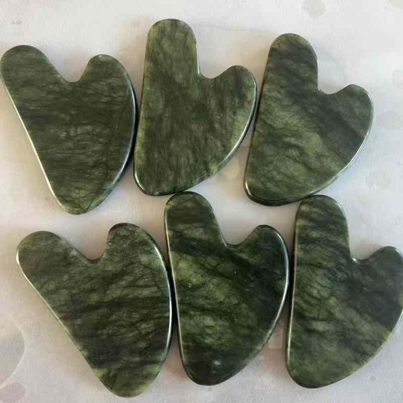 かっさ板 岫玉 天然石 グリーン 水牛の角 ハート型 マッサージ 美顔器 血行促進 小顔 リフトアップ ス..