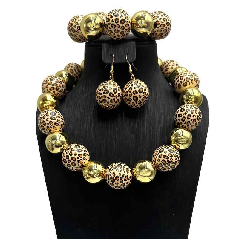 アクセサリーセット レディース 大ぶり 個性的 ヒョウ柄 木製ビーズ ゴールドビーズ 合金 丸玉チェーン ネックレス ペンダント ピアス イヤリング ブレスレット バングル 3点セット 春夏(x2)