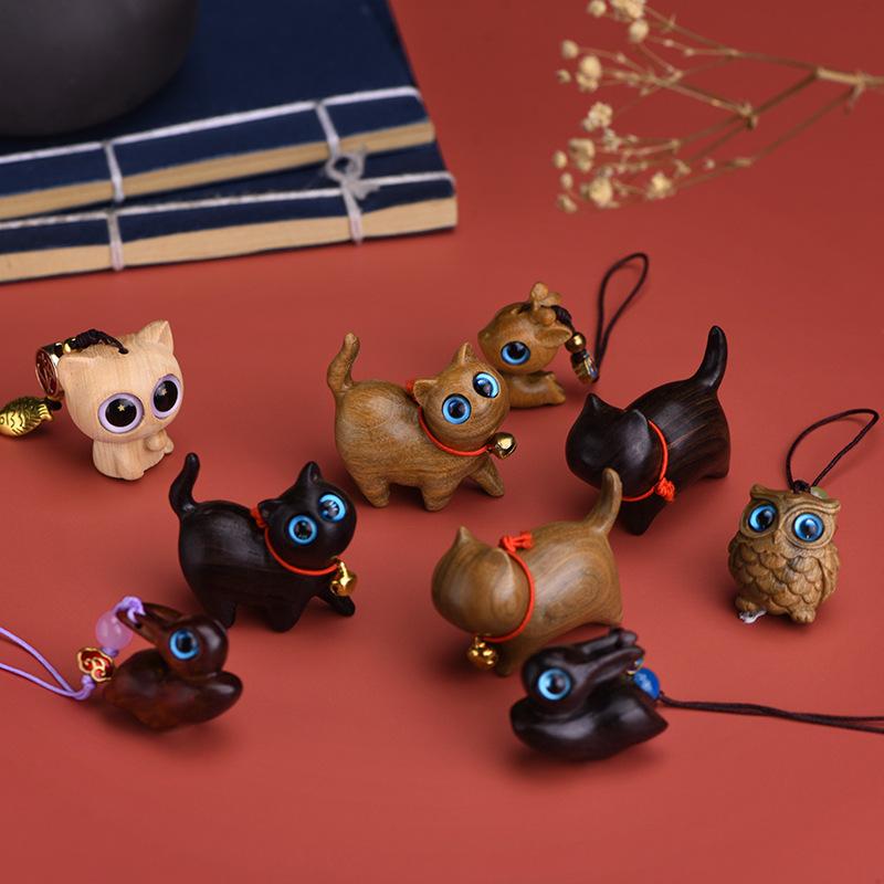 置物 黒猫 檀木 銘木 フィギュア かわいい 凛々しい ミニサイズ 卓上 インテリア 彫刻 手作り オリジナル 癒し おしゃれ 高級感 ギフト プレゼント 贈り物