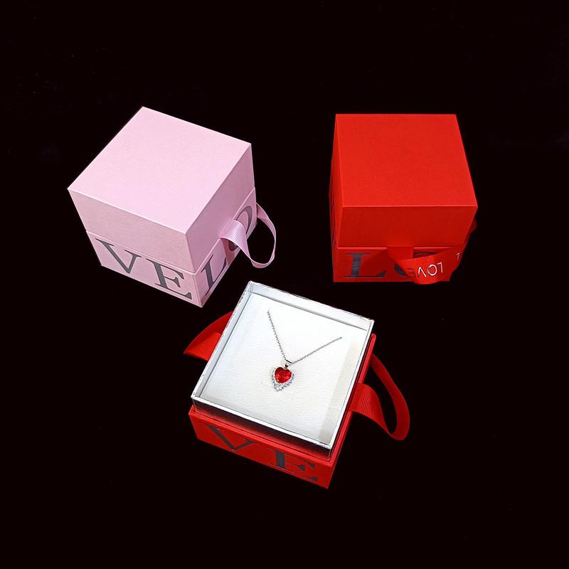 ジュエリーボックス 高級感 おしゃれ アクセサリーケース 指輪 ネックレス 腕時計 ピアス 収納 小物入..