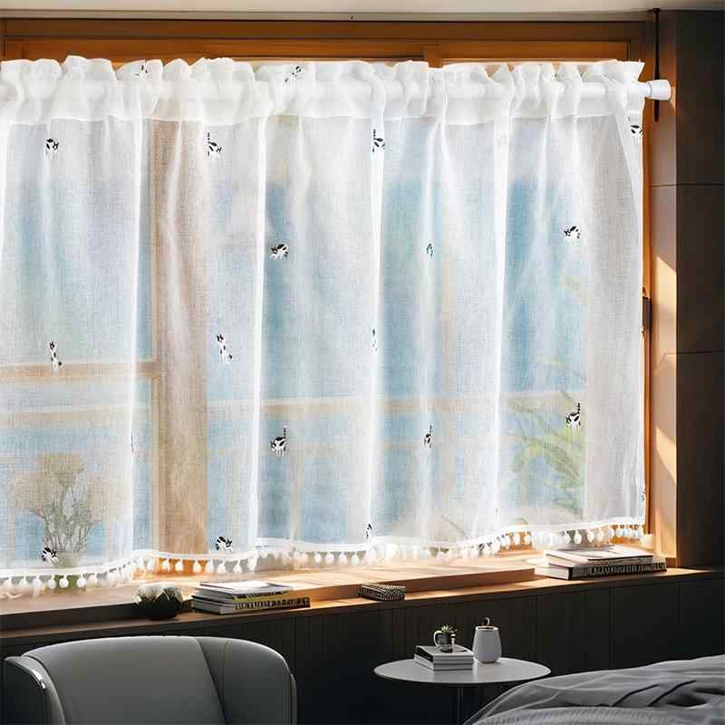 カーテン のれん シンプル モダン おしゃれ 雰囲気 刺繍 猫柄 カフェカーテン ショート丈 ハーフ丈 寝室 リビング 書斎 キッチン ダイニング 目隠し 間仕切り ポリエステル ホワイト 清潔感