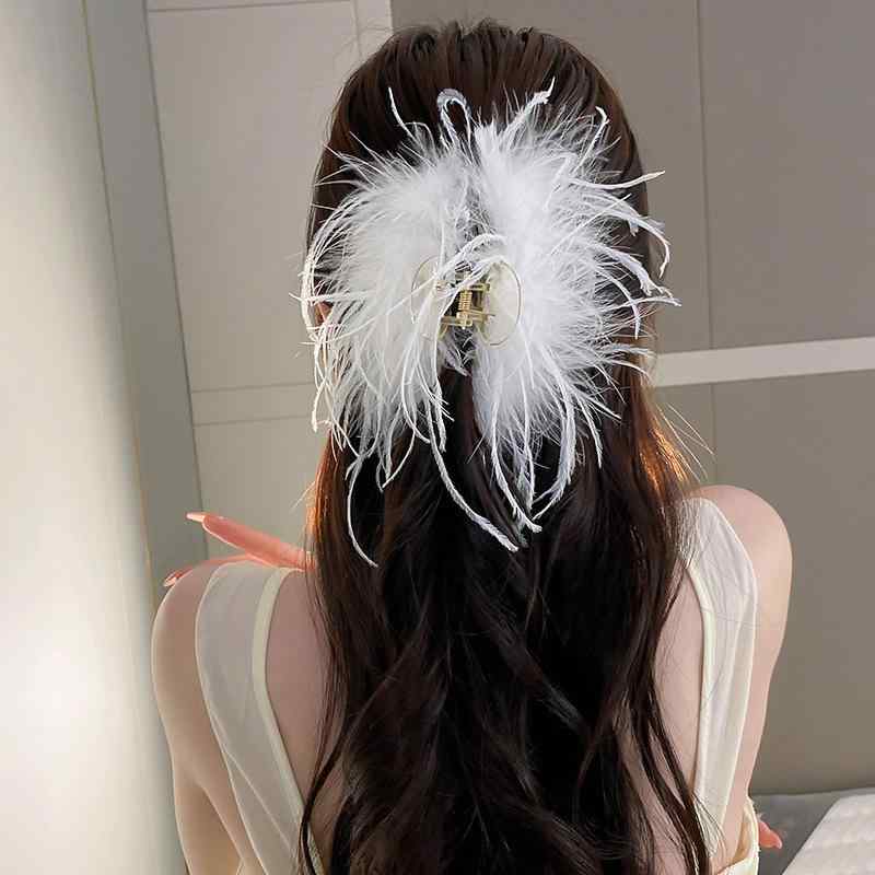 ヘアクリップ レディース オーストリッチフェザー 羽根飾り まとめ髪 アップヘア 後頭部用 上品 エレガ..