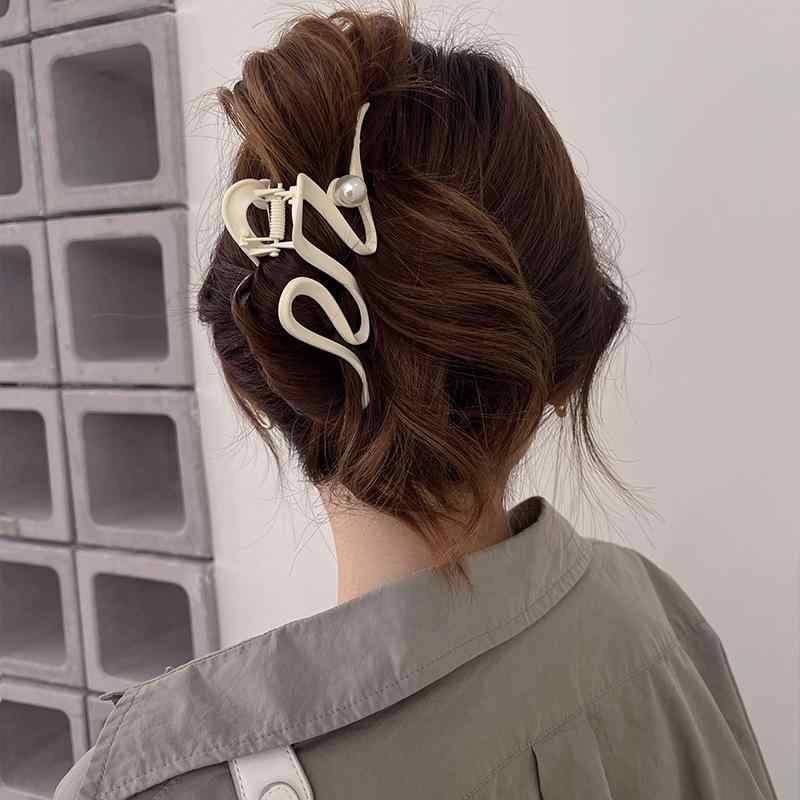 ヘアクリップ レディース パール フロスト加工 大きめ バンスクリップ 高級感 合金製 オフィス カジュ..