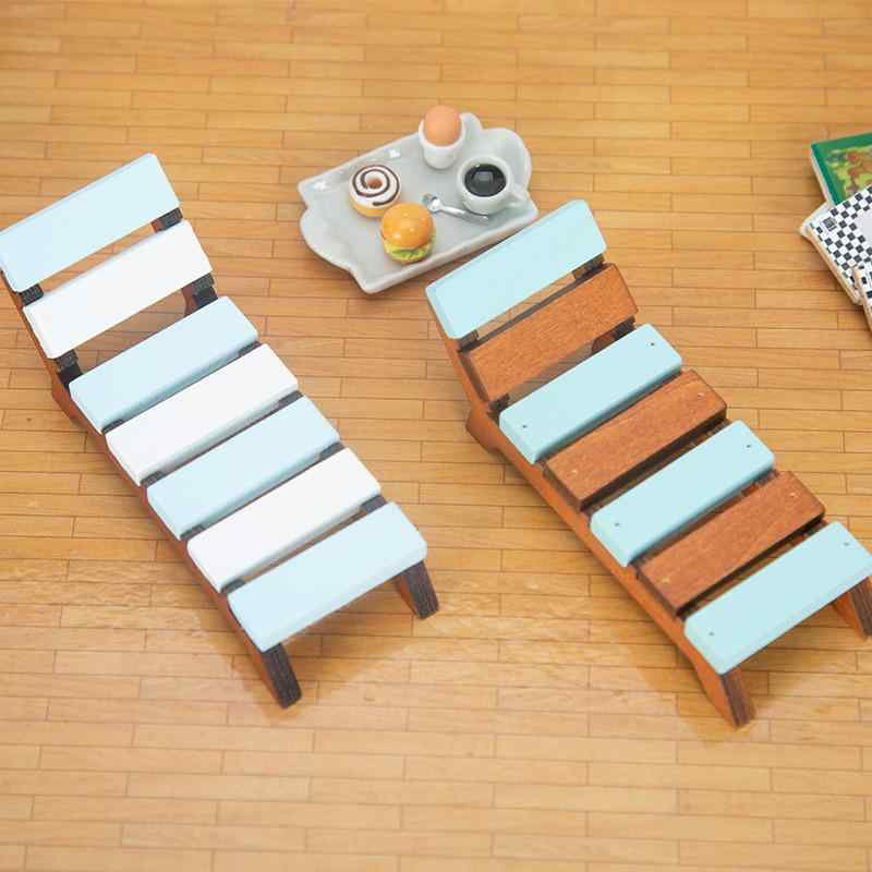 ミニチュア家具 ドールハウス用 木製 合板 ビーチチェア デッキチェア サマーベッド バイカラー 白 青 茶色 撮影小物 インテリア 装飾品 置物