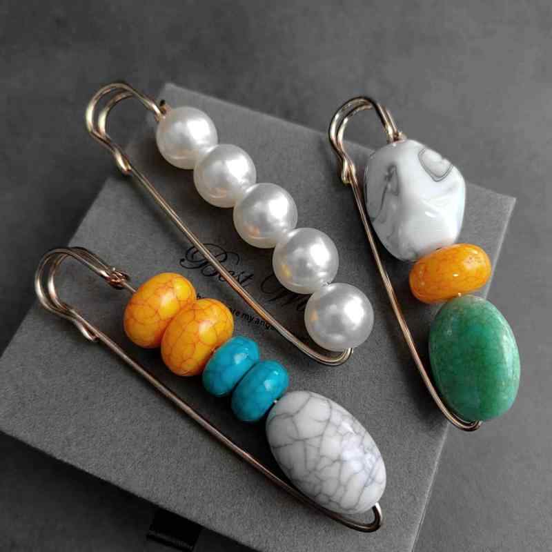 ブローチ レディース ゴールド ビーズ クリスタルガラス製 エレガント ウエストマーク ストールピン カ..