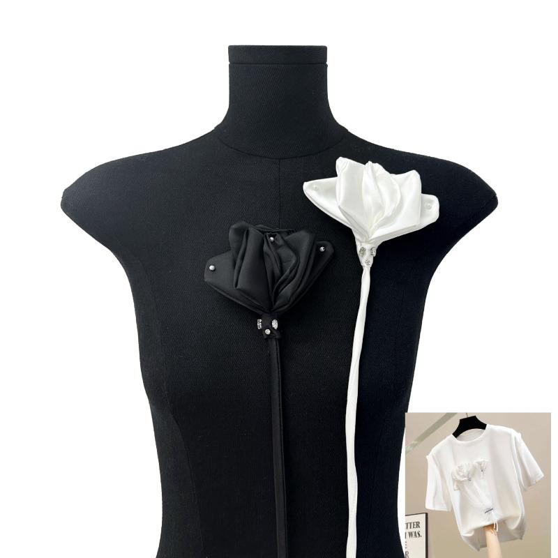 ブローチ レディース 黒 白 2色 立体フラワー コサージュ ドレス フォーマル パーティー 結婚式 入学式 卒業式 ジャケット スーツ 襟飾り 服飾アクセサリー ハンドメイド DIY 素材 ポリエステル(x2)