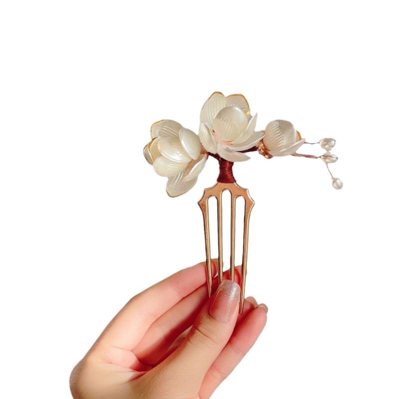 簪 女性用 新中華風 白木蓮 マグノリア 蓮 ロータス 花モチーフ ヘアコーム 挿し櫛 髪飾り 合金製 電気メッキ加工 古風 優美 華やか 和装 着物 浴衣 成人式 結婚式 卒業式 パーティー イベント 普段使い デイリー レトロ 上品 ホワイト系 春夏