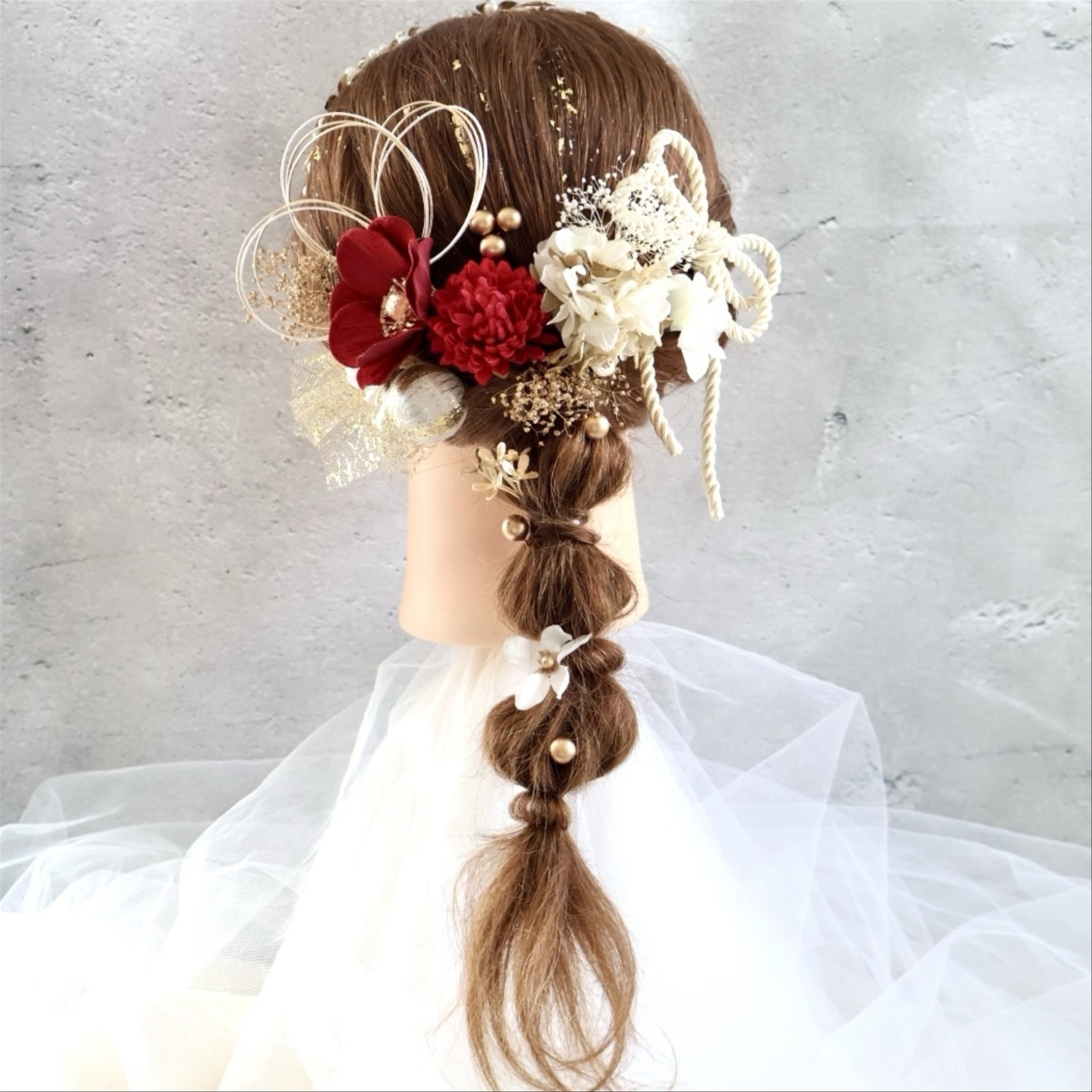 hanaharu ハナハル 髪飾りカチューシャ ＆ 深紅椿の髪飾り 成人式 卒業式 結婚式 ヘア飾り 金箔 髪飾り 花 卒業式ヘアーアクセサリー 編みおろし 振袖 ゴールド 和装髪飾り 水引 袴 和装ヘアアクセサリー 和装 着物ヘアアクセサリー 成人式髪飾り シニヨンヘア 【Wa003】 3
