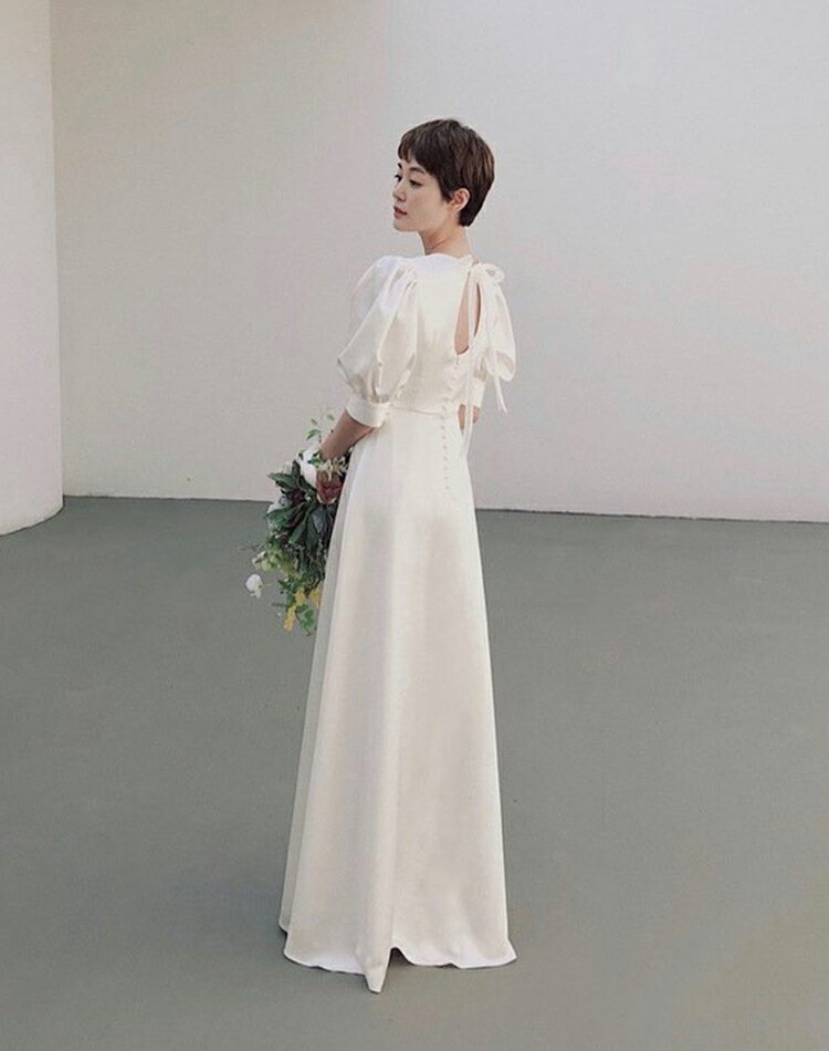 ウェディングドレス 五分袖 白ワンピース サラリと着こなす 少人数婚やフォトウエディングで人気のウエディングドレス インポート ブライダル ワンピース