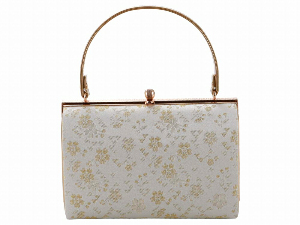 商品情報 新品 着物用のハンドバッグ単品です。 上品な金色が落ち着いた雰囲気です。 素材 合皮・帯地ほか サイズ 横：約21cm　高さ：約14cm　マチ巾：約9cm （持ち手部分含まず） ご注意 お色に関してはお使いのパソコンのモニターのカラーバランスなどにより若干実物と異なってしまう場合がございます。 できるだけ実物に近くなるよう努めさせていただいておりますが 上記もよくご考慮いただきご注文を御願い致します。こちらの商品をご覧の方は、以下の検索をされています 礼装用 礼装 フォーマル 和服 和装 和小物 和装小物 着付け小物 小物 着物小物 着付け 礼装小物 レディース 女性用 女性 婦人 婦人用 女 大人 おとな 娘 孫 姉 妹 姉妹 母 お母さん 祖母 おばあちゃん 10代 20代 30代 40代 50代 60代 70代 80代 可愛い かわいい カワイイ おしゃれ お洒落 オシャレ 華やか 豪華 上品 着物 きもの 呉服 訪問着 黒留袖 色無地 附下 留袖 色留袖 付下げ 付け下げ 写真 写真撮影 お祝い 前撮り 記念撮影 撮影 披露宴 結婚式 式典 入学式 卒業式 39ショップ 買い回り 買いまわり 楽天 人気 売れ筋 トレンド おすすめ オススメ バッグ かばん 鞄 礼装バッグ 礼装用バッグ 礼装かばん 単品 訳アリ 訳あり 特価品 特価 大特価 安い お値打ち アウトレット アウトレット品 在庫限り 和柄 合皮 合成皮革 帯地 金 ゴールド