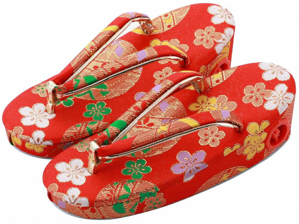商品情報 新品 七五三・おひな祭り等にお使いいただける着物用の草履単品です。 着物や帯の柄色に合わせたり、コーディネートが広がります。 ※片方の台部分にわずかな筋がございます。 素材 帯地 サイズ 全長：約18.0cm　かかとの高さ：約4.8cm ご注意 お色に関してはお使いのパソコンのモニターのカラーバランスなどにより若干実物と異なってしまう場合がございます。 できるだけ実物に近くなるよう努めさせていただいておりますが 上記もよくご考慮いただきご注文を御願い致します。七五三 帯地 金欄織 子供用 きもの 草履 こちらの商品をご覧の方は、以下の検索をされています 七五三 753 お宮参り お参り 節句 初節句 お正月 初詣 お祝い 前撮り 記念撮影 撮影 ハレの日 お子様 子供 子ども こども キッズ ジュニア 可愛い かわいい おしゃれ お洒落 オシャレ 華やか 上品 レトロ レトロモダン 和モダン 和服 和装 和小物 和装小物 着付け 着付け小物 プレゼント 草履 ぞうり 子供草履 子ども草履 子供用草履 七五三草履 履物 お子様用 子供用 帯地 金襴織 レッド 赤 梅柄 鞠柄 和柄 総柄 和装品 18.0cm ひな祭り 雛祭り 雛まつり ひな祭り ひなまつり 桃の節句 女の子 女子 女児 ガールズ