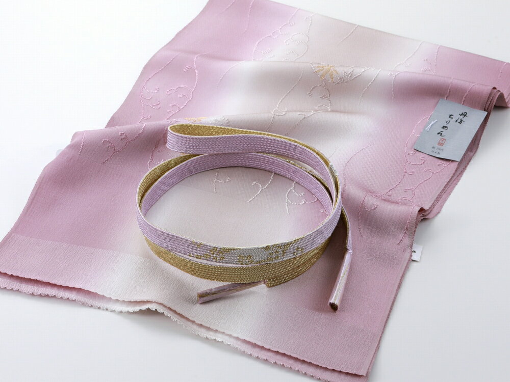 商品情報 新品 お洒落な丹後ちりめんの帯揚げと帯締めのセット お着物の雰囲気を変え楽しませてくれます。 帯揚げ：日本製　帯締め：中国製 素材 ［帯締め］絹100％(金属糸使用) ［帯揚げ］絹100％ サイズ ［帯締め］幅：約1.5cm ［帯揚げ］幅：約31cm ご注意 お色に関してはお使いのパソコンのモニターのカラーバランスなどにより若干実物と異なってしまう場合がございます。 できるだけ実物に近くなるよう努めさせていただいておりますが 上記もよくご考慮いただきご注文を御願い致します。こちらの商品をご覧の方は、以下の検索をされています お洒落用 普段使い用 普段使い カジュアル 和服 呉服 着物 きもの 和装 和小物 和装小物 着付け小物 着付け お洒落 おしゃれ オシャレ 華やか 豪華 上品 レトロモダン モダン レトロ 和モダン 小紋 紬 訪問着 色無地 附下 普段 普段着 普段使い お出かけ おでかけ ショッピング デート 食事会 会食 写真 茶道 華道 鑑賞 観劇 挨拶 展覧会 旅行 観光 プレゼント ギフト 贈り物 日本土産 海外へのおみやげ お土産 インスタ映え 映え39ショップ 買い回り 買いまわり 楽天 人気 売れ筋 トレンド おすすめ オススメ 帯揚げ 帯締め 帯〆 帯しめ 帯揚げセット 帯締めセット 帯揚げ帯締めセット 2点セット 日本製 丹後ちりめん 正絹 絹 シルク 絹100％ 正絹帯揚げ 正絹帯締め シルク帯揚げ シルク帯締め オリジナル オリジナルセット 在庫限り あずき パープル 紫