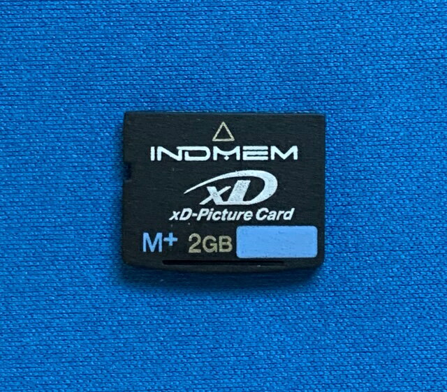 新品 XDピクチャーカード2GB(M+)メール便送料160円