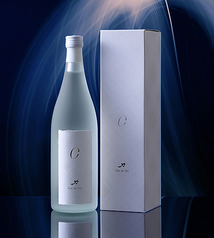 【数量限定】刀 C100 芋焼酎 Eau de vie　25°720ML (佐多宗二商店 晴耕雨読 赤屋根 ギフト プレゼント ランキング 人気 お取り寄せグルメ 誕生日 内祝い お礼 お祝い お返し 母の日 父の日 AKAYANE ご当地 希少 おしゃれ　いも焼酎 オードヴィ)