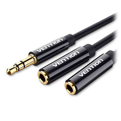 3.5mm Male to 2*3.5mm Female Stereo Splitterケーブル 0.3M Black ABS TypeVENTION 3.5mmオーディオ ステレオ スプリッター ケーブルは、1つの3.5mmステレオジャックを2つの3.5mmステレオジャックに変換します。3.5mmオーディオケーブルアダプターは同じソースのヘッドホンで家族や友達と音楽を共有できます。 携帯電話、MP3プレーヤー、タブレット、ノートブック、PCなどをサポートします。金属製のケースコネクタを使用すると、モバイル / タブケースを外さずにソースデバイスに接続できます。iPhone/iPad/iPod/スマホ/タブレット/ラジオ/PS4コントローラー/CD/MD/MP3/にも対応。 金メッキのコネクタ端子は腐食に強く、最適な音質を保証します。ケーブルの長さは20cm / 8インチで、ロードトリップや飛行機の乗り物に適したコンパクトで軽量です。 3.5mmオーディオジャック付きのスマホ、パソコン、ゲーム機など幅広い互換性があります。例えば:iPhone、iPad、iPod、スマホ、タブレット、ラジオ、PS4コントローラー、CD/MD/MP3プレーヤー等です。 ノートパソコン用バッグやキャリングケースに場所を取らずに収納できます。モジュール化応力除去の仕様で、ケーブルの曲げ損傷が防止され、持ち運びやすく、丈夫で長持ちができます。ブランド : VENTION 色 : ブラック インターフェース : 3.5mmオス、3.5mmメス インターフェース技術 : 金メッキ コンダクター : エナメル銅 ジャケット : TPE AWG : 29AWG OD : 3.5mm 長さ : 0.3m パッケージ : PEバッグ 保証期間 : 1年間 生産国 : 中国【注意事項】■沖縄・離島は別途送料（税込1,000円）が掛かります。■お取り寄せ品のためメーカーに在庫がない場合がございます。予めご了承ください。■お客様都合による返品は承っておりません。予めご了承ください。