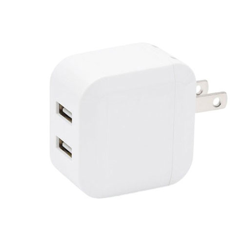 2台同時にスマート充電!合計12W出力・USB-A×2ポート搭載コンパクト充電器USB-A(5V)×2ポート搭載で、スマホやタブレットを充電。 2台同時充電で効率アップ!合計出力12Wまで対応。 2ポート同時充電で、時間を有効活用。 USB-Aポートを2つ搭載。 スマートフォンとタブレット、ゲーム機とモバイルバッテリーなど、2台の機器を同時に充電できるので、充電待ちの時間を減らして時間を有効活用できます。 合計最大出力12Wで、様々な機器に対応。 2ポート合計で最大12Wの出力に対応。 スマートフォンやタブレットはもちろん、ゲーム機やモバイルバッテリーなど、様々なUSB機器の充電に最適です。 コンパクト設計で、持ち運びもラクラク。 約46×28.8×45.2mm、重量約50gと、驚くほどコンパクトで軽量。 カバンやポケットに入れても邪魔にならず、旅行や出張など、どこへでも気軽に持ち運べます。 幅広い対応機種。 スマートフォン、タブレット、ゲーム機、モバイルバッテリーなど、USB-Aポートで充電できる様々な機器に対応しています。入力 : AC 100-240V 50/60Hz 0.3A 出力 : USB 5V-2.4A max.(2ポート合計) 端子 : USB-A×2 サイズ : 約46×28.8×45.2mm 重量 : 約50g 保証期間 : ご購入日から6ヶ月間 保証期間 : 初期不良対応 生産国 : 中国【注意事項】■沖縄・離島は別途送料（税込1,000円）が掛かります。■お取り寄せ品のためメーカーに在庫がない場合がございます。予めご了承ください。■お客様都合による返品は承っておりません。予めご了承ください。