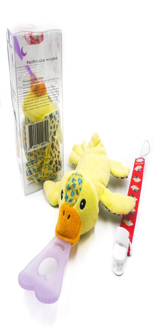 スタイル：アヒル◆商品名：ティーレックス NISSI ＆ JIREH 5in1 おしゃぶりホルダー アヒル 0-3か月本体サイズ 約24×15×6、30～40g5つの使い道があるおしゃぶりホルダーです歯固め、おしゃぶりホルダー、おしゃぶりの収納・持ち運び用ケース、落下防止ストラップ、視覚刺激のぬいぐるみと多目的に使える商品です。ぬいぐるみは綿密な研究の結果をもとにデザインされており、耳や足の赤、黒、白などのコントラストが強いプリントが視覚と脳の両方の発達を促すとされています。おしゃぶりホルダー部分は歯固めとしても使えます。100%フードグレードのシリコンでできていて適度な弾力のある歯固めは歯ぐきのむずがゆさを緩和してくれます。ぬいぐるみのおなかには小さなポケットがあり、予備のおしゃぶりを汚さずに持ち歩く事が出来ます。赤ちゃんと一緒におでかけや旅行をするとき便利です。BPAフリー、ASTMにも準拠しているベビーセーフデザインです。落下防止ストラップ付なので、赤ちゃんの腕やベビーカーに取り付けていつも一緒。なくす心配がありません。