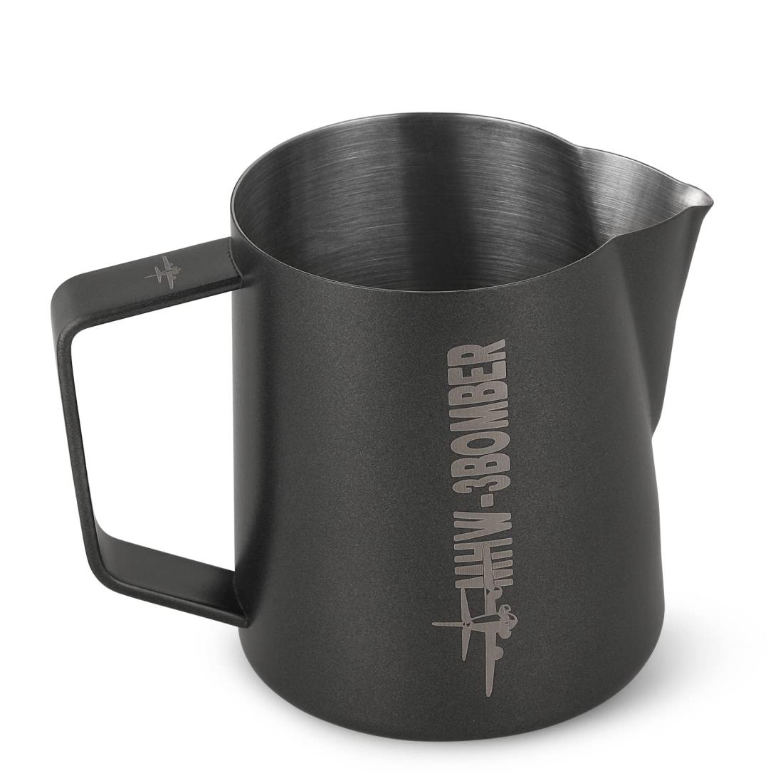MHW-3BOMBER ミルクピッチャー ラテアート ステンレス 500ml エスプレッソ ミルクジャグ カフェラテ 握りやす 革新デザイン (マットブラック) P5032B-OS