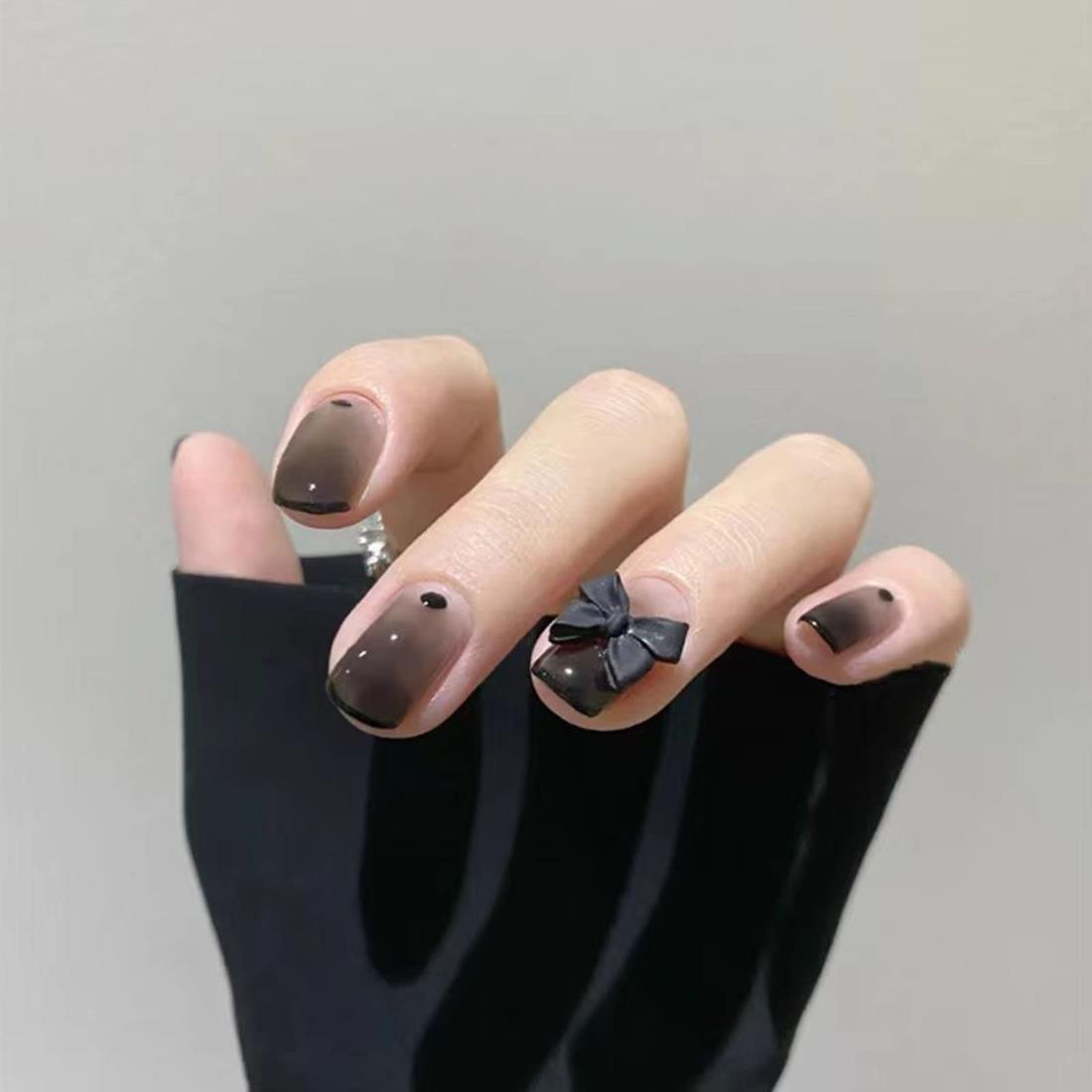 Fuyunohi ネイルチップ ロング つけ爪 付け爪 黒 蝶型 韓国 両面テープ 24枚セット DIY 便利 ネイル用品 簡単に取り付け ビューティー エ レガ ン ト 小物 日常 通勤 デート 成 人式 おしゃれ 女性 ファッション（F408#蝶型黒2）