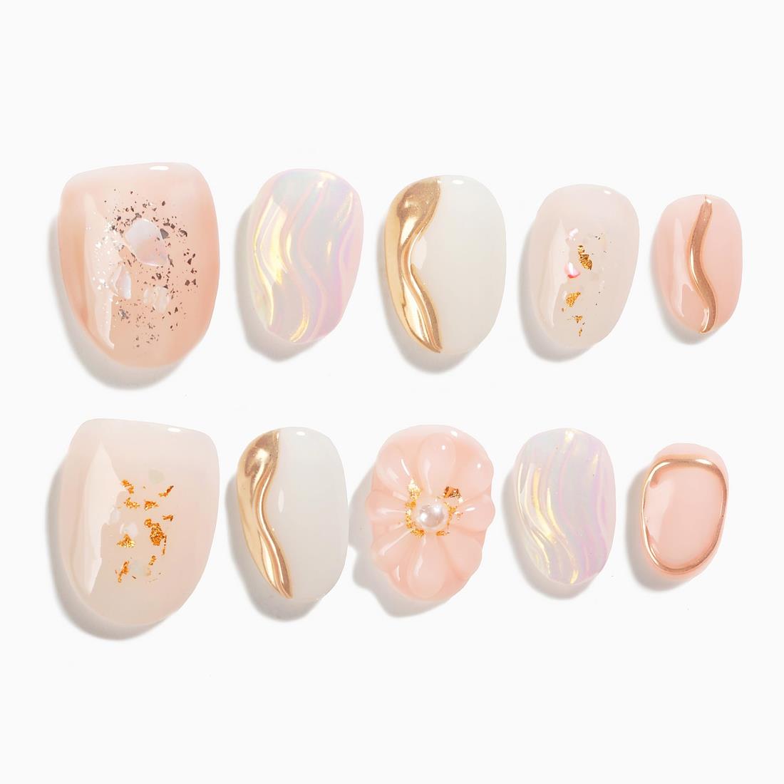 Sun＆Beam Nails 手作り ネイルチップ ショート コフィン バレリーナ つけ爪 ベージュ 白 金 3D デザイン おしゃれ 付け爪 10枚入 (#131 M)