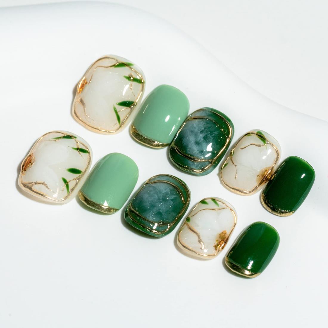 Sun＆Beam Nails 手作り ネイルチップ ショート 短め 緑 みどり ラウンド つけ爪 ネイル キラキラ 人気 おしゃれ かわいい デザイン 貼るだけ 付け爪 10枚入 (#33 緑の椿 · L)