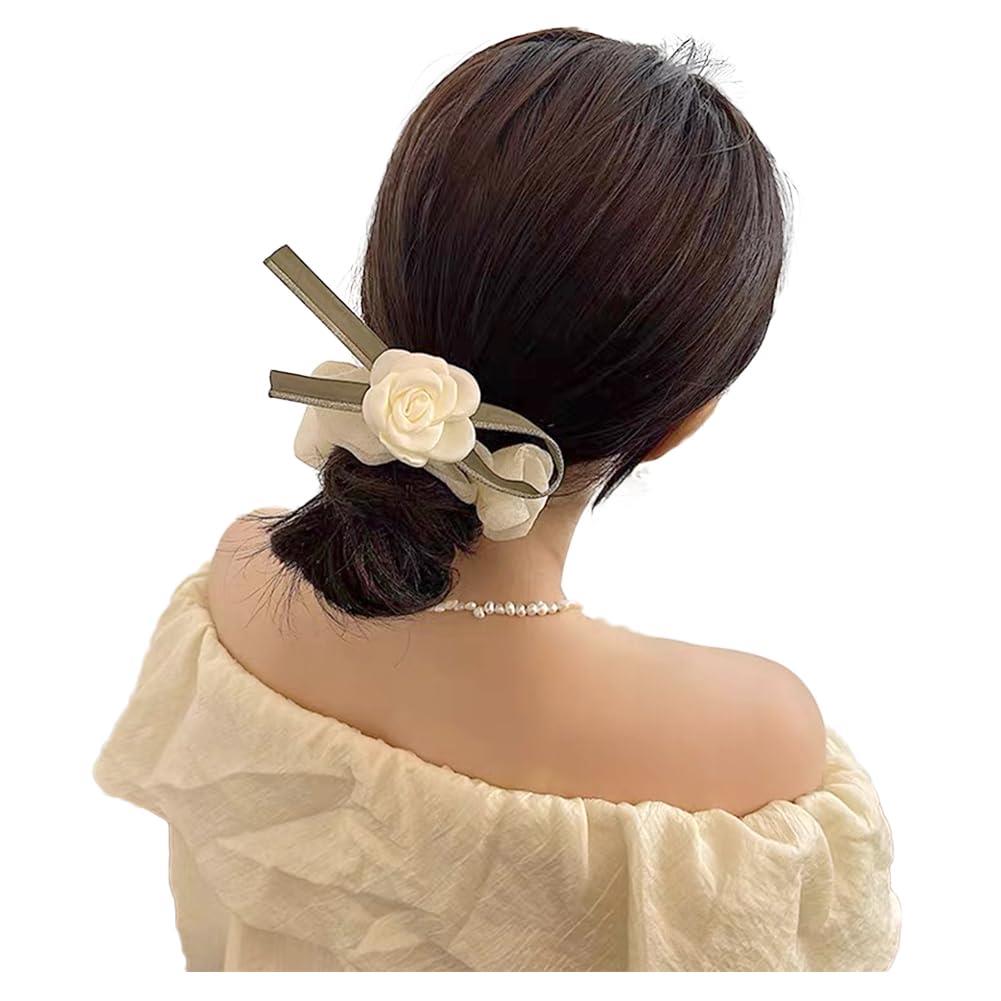 スタイル：カジュアル◆商品名：FASELE ヘアゴム 髪ゴム シュシュ 光沢感 ヘアアクセサリー シンプル 山茶花 森ガール エ レガ ン ト 優雅的 上品さ 髪飾り 女性 高弾性 おしゃれ 日常 通勤 プレゼント 贈り物【可愛いもエ レガ ン トも】金属と布地の組み、華やか過ぎずクリ スタルデザインは大人可愛らしさを伝えつつも、エ レガ ン トな感じをあたえてくれます。華やかさと落ち着き感を兼ね備える形で、女性らしい気質を引き立て、立体感あふれる上品でかわいいヘアアクセサリーです。ダブルリボンでフェミニンさたっぷりの大人ガーリーアレンジが叶います。少しこなれた髪飾りで、ほかの女の子たちと違うスタイルをお楽しみいただけます。