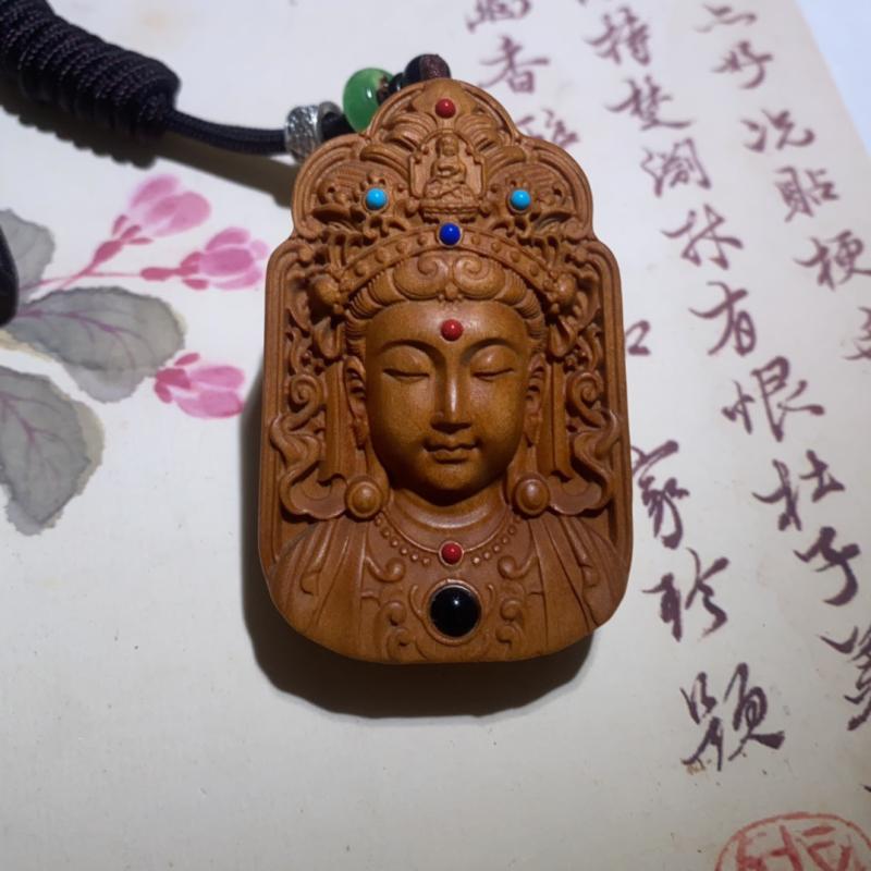 仏教 ペンダント ネックレス インド 古風 白檀 彫刻 ユニーク シンプル 緑 ターラ 観音 木彫り 仏陀 お..