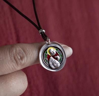 仏教 ネックレス ペンダント 高級感 シルバー 弥勒仏 観音 財神 キーホルダー スマートフォンチェーン カップル 男女兼用 誕生日 レトロ ギフト