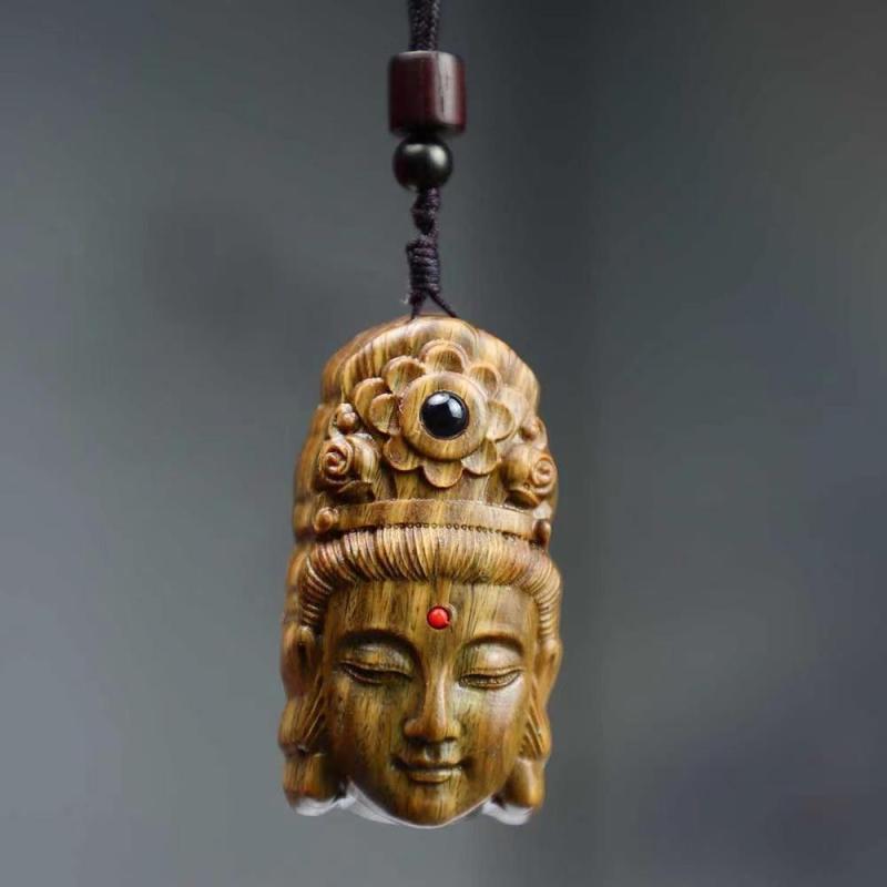 佛様 ペンダント 白檀 彫刻 観音 頭部 ミニチュア 携帯用 お守り 日常使い 持ち運び ユニセックス 贈り物 コンパクト アクセサリー 仏教 個性的 リラックス レディース