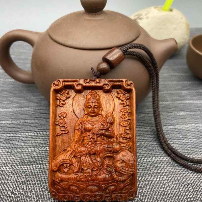 佛 ペンダント ローズウッド 観音菩薩 木彫り 木彫り レトロ 古風 男女兼用 ユニセックス 車内飾り バックミラー キーチェーン