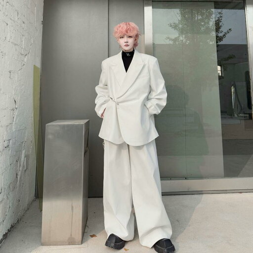 春 ファッション メタルピンボタン シルエット ショルダーパッド スーツ メンズ パンツスーツ 洗練 アバンギャルド リュクス 春 ファッション メタルピンボタン シルエット ショルダーパッド スーツ メンズ パンツスーツ 洗練 アバンギャルド リュクス