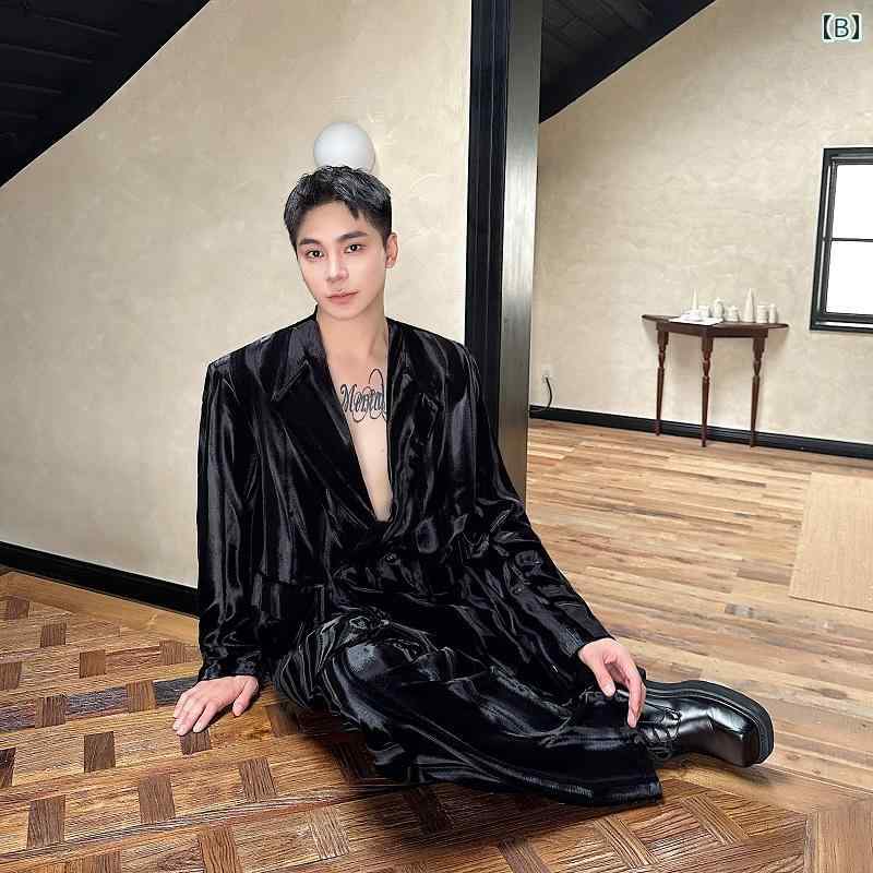 秋 オールドマネー 三次元 軽い 光沢 ベルベット ストライプ 男性用 スーツ ヤッピー ワイドレッグパンツ 洗練 高級感 モダン スタイリッシュ