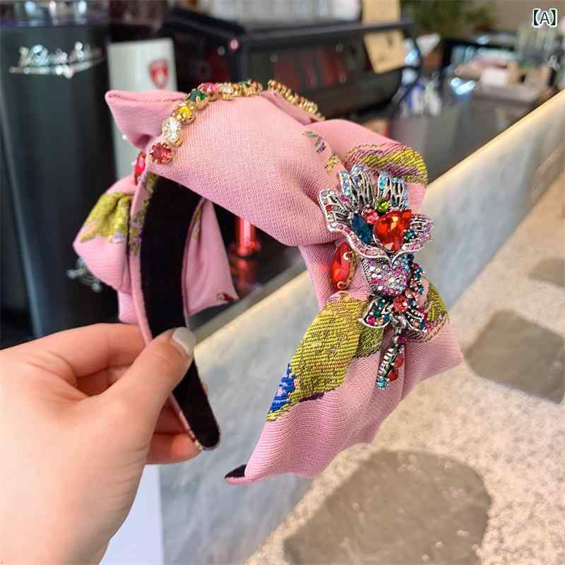 カチューシャ レディース 女性用 個性的 おしゃれ チャイナレトロ ヴィンテージ風 ワイド ダブルリボン 蝶結び カラーストーン ビジュー 宝石チャーム 華やか ジャガード織り 布製 ピンク系 ホワイト グリーン系 グレー