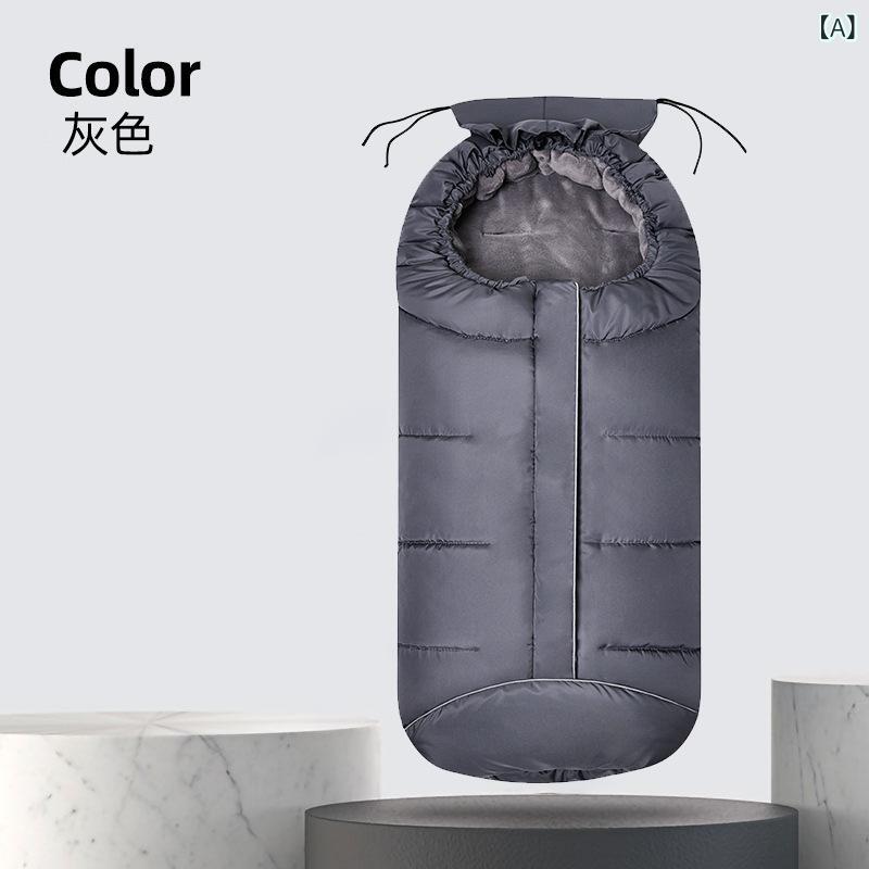 ・カテゴリ: スリーピングバッグ・対象年齢: 0-3歳児 (身長80-100cm)・デザイン: 無地・裏地: コーラルフリース・厚さ: 普通・ジッパー素材: 金属・丈: 80cm・カラー展開: レッド、グレー、ブラック、ネイビー、カーキ・安全基準: Aクラス・機能: 保温