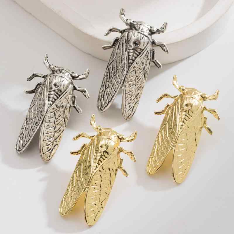 ・素材: 合金・モチーフ: 昆虫・加工方法: メッキ・カラー展開: 金、銀・スタイル: 個性的・カテゴリ: イヤリング・対象: 女性