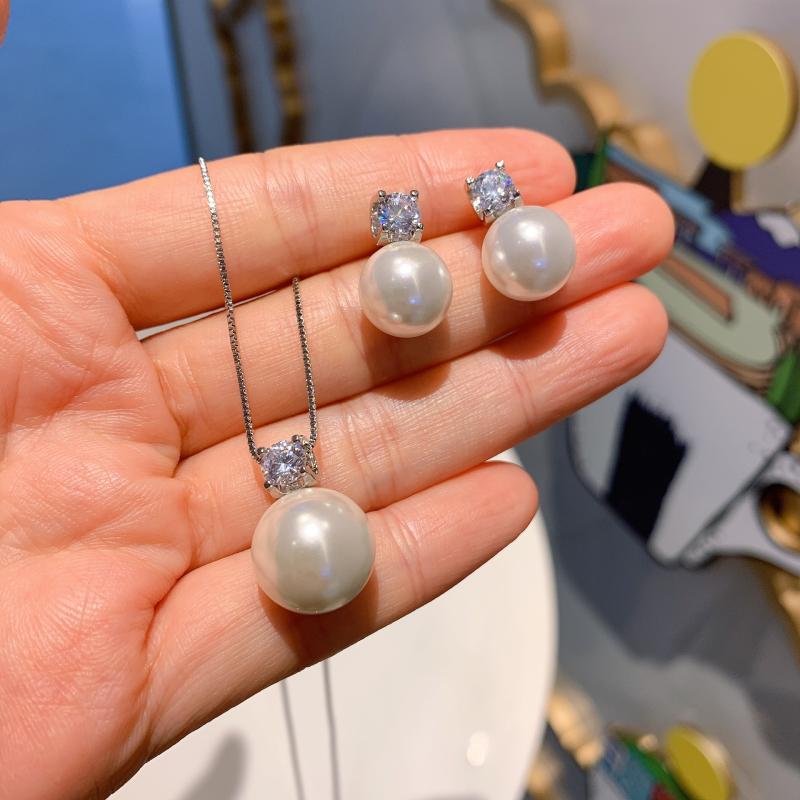 ネックレス ピアスセット レディース パール パール マザーオブパール 大粒パール ペンダント スタッドピアス 首飾り 耳飾り 個性的 シンプル モダン 上品 エレガント オフィス カジュアル デイリー 普段使い 通勤 ホワイト プラチナカラー