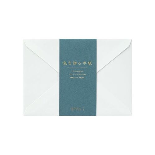 詳細説明【特長】・開くと中に色がある、上品な雰囲気の封筒です。・日常使いからビジネスシーンまで、幅広くお使いいただけるアイテムです。・「色を贈る」は、気分や情景を色に込めて贈るレターシリーズです。・同じシリーズの便箋と組み合わせたり、インクの色とのコーディネートをお楽しみください。&nbsp;商品仕様（スペック）カラー：青本体サイズ（約）：縦114×横162mmパッケージサイズ（約）：縦120×横168×厚5mm枚数：8枚気分や情景を色に込めて贈る手紙