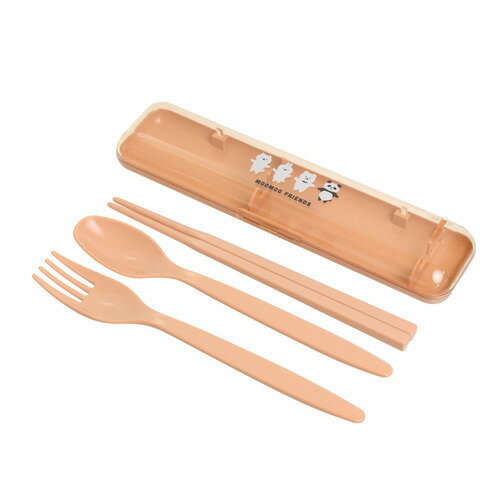 詳細説明【特長】・不思議ないきものたち、ムームーの箸、スプーン、フォークが入ったトリオカトラリーセットです。・ケースには、ムームーフレンズがプリントされています。・箸、スプーン、フォークには抗菌加工が施されています。・全パーツ食洗機対応OKです。・安心の日本製です。商品仕様（スペック）カラー：ピンク本体サイズ（約）：［ケース］幅19.8×奥4.8×高2.3cm　［箸／スプーン／フォーク］長18cm食洗機対応：可素材：AS樹脂、ABS樹脂　：※箸、スプーン、フォークにバクテキラー抗菌加工ケースにはムームーフレンズが勢揃い！