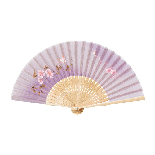 詳細説明【ハンズオリジナル　扇子　花蝶】やわらかな色合いに、花と蝶のモチーフをあしらった上品な一本。HANDS　ORIGINAL（ハンズオリジナル）の扇子は、日常にさりげない華やかさを添えてくれます。淡いパープルと涼しげなブルーの2色展開。落ち着きのある中にもやさしい彩りがあり、装いにも自然になじみます。軽くて持ち運びやすく、外出先でもさっと使えるコンパクトさ。通勤やお出かけはもちろん、浴衣や夏の装いにもおすすめです。ひと振りで広がる、やさしい涼。自分用にも、季節の贈り物にもぴったりのアイテムです。商品仕様（スペック）カラー：パープル本体サイズ（約）：長20cm素材：　[扇面]綿　[扇骨]竹　[袋]綿付属品：扇袋やさしく咲いて、涼やかに舞う。